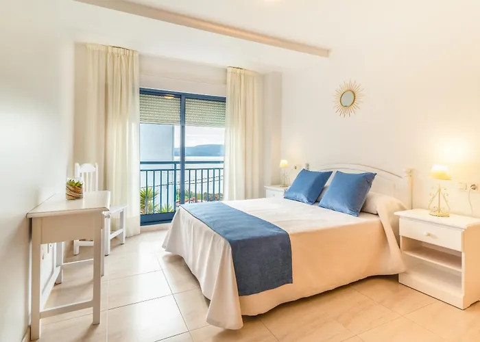 Apartamentos Punta Lucero En Portonovo